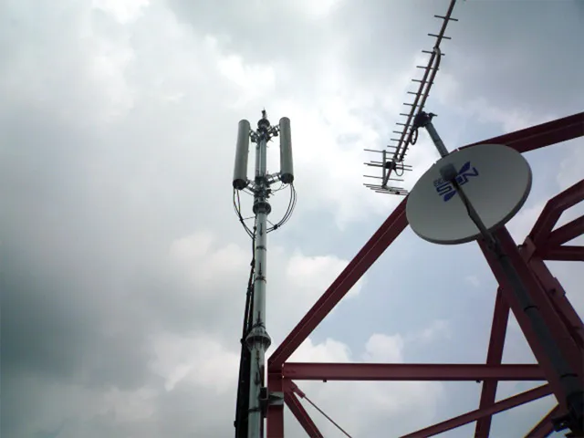 携帯電話無線機基地局設置工事